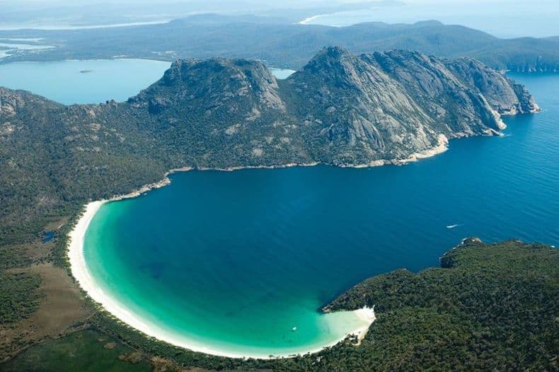 Discover Top 5 Coastal Escapes in Tasmania with AI Travel