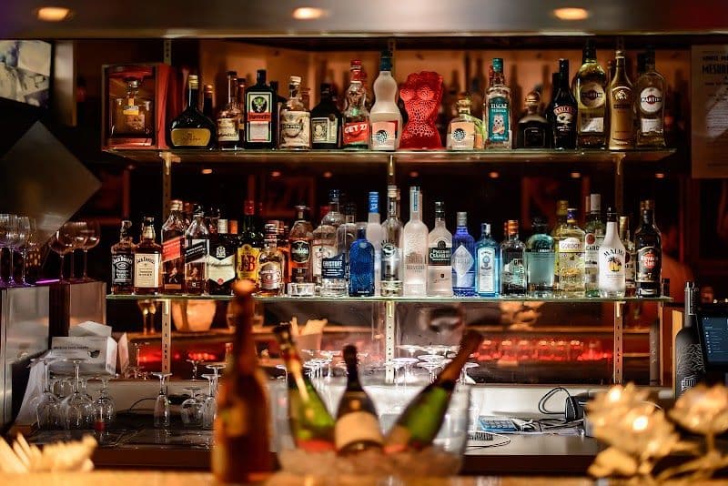 Le Cafe Blanc - Paris - France