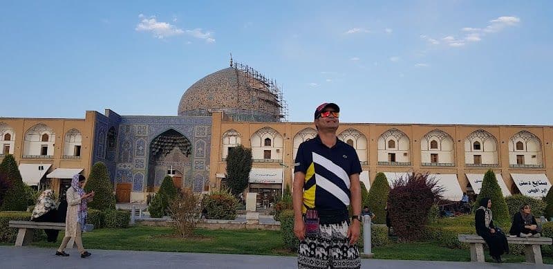 Explore Sheikh Lotfollah Mosque - Isfahan - Iran