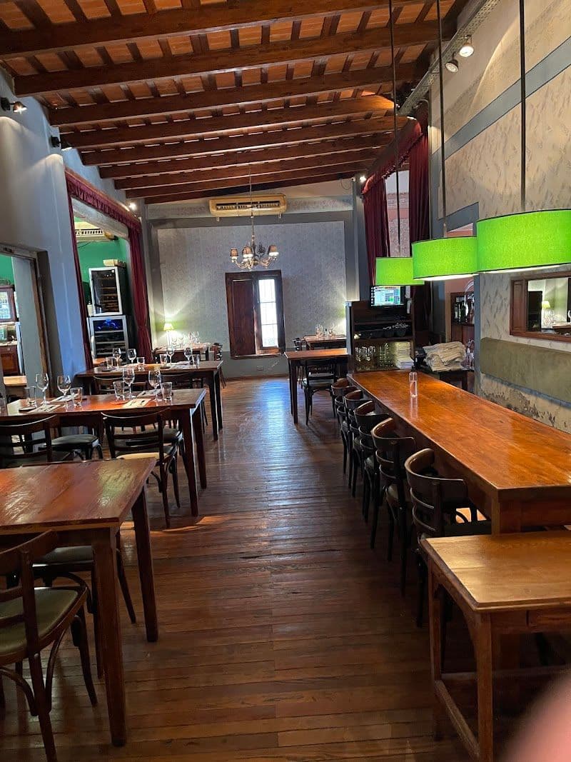 Refinería Parrilla Restaurante