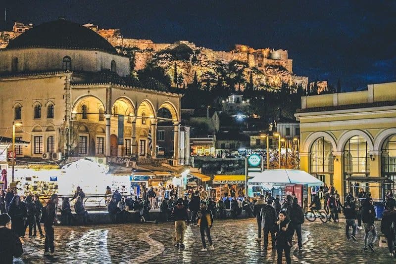Stroll through Plaka and Monastiraki neighborhoods - Athina - Greece