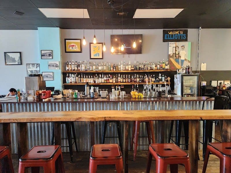 Elliott's an Urban Kitchen