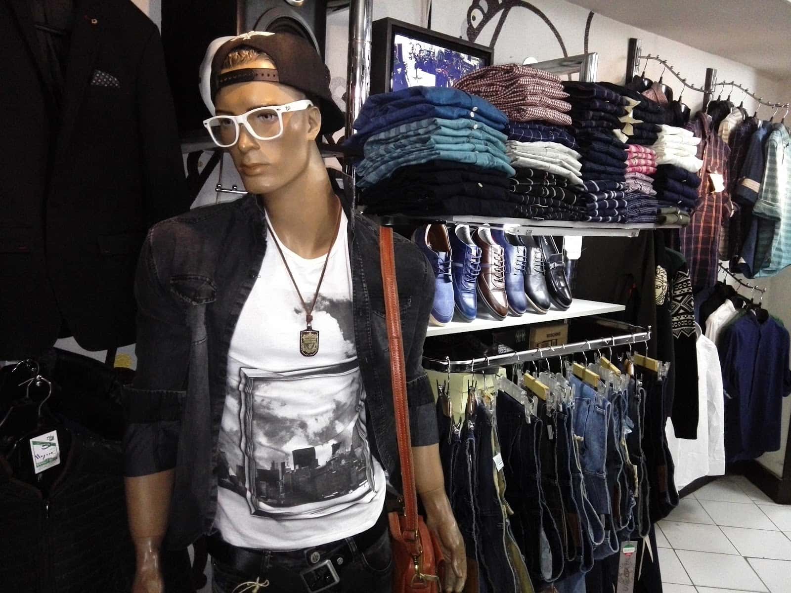 Kavian Commercial Complex