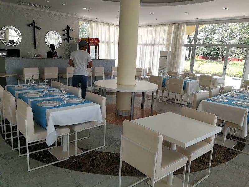 La Paloma Restaurante - Luena - Angola - Booked ai