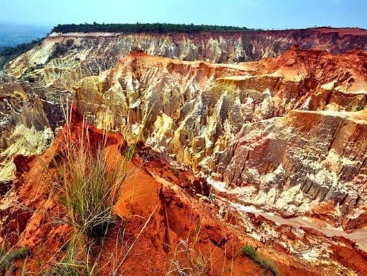 CIRQUE ROUGE - Mahajanga - Madagascar - Booked ai