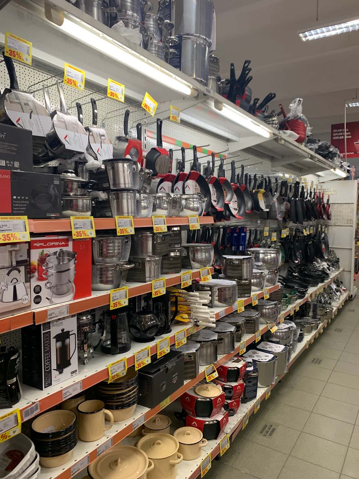 Senuku prekybos centras, filialas