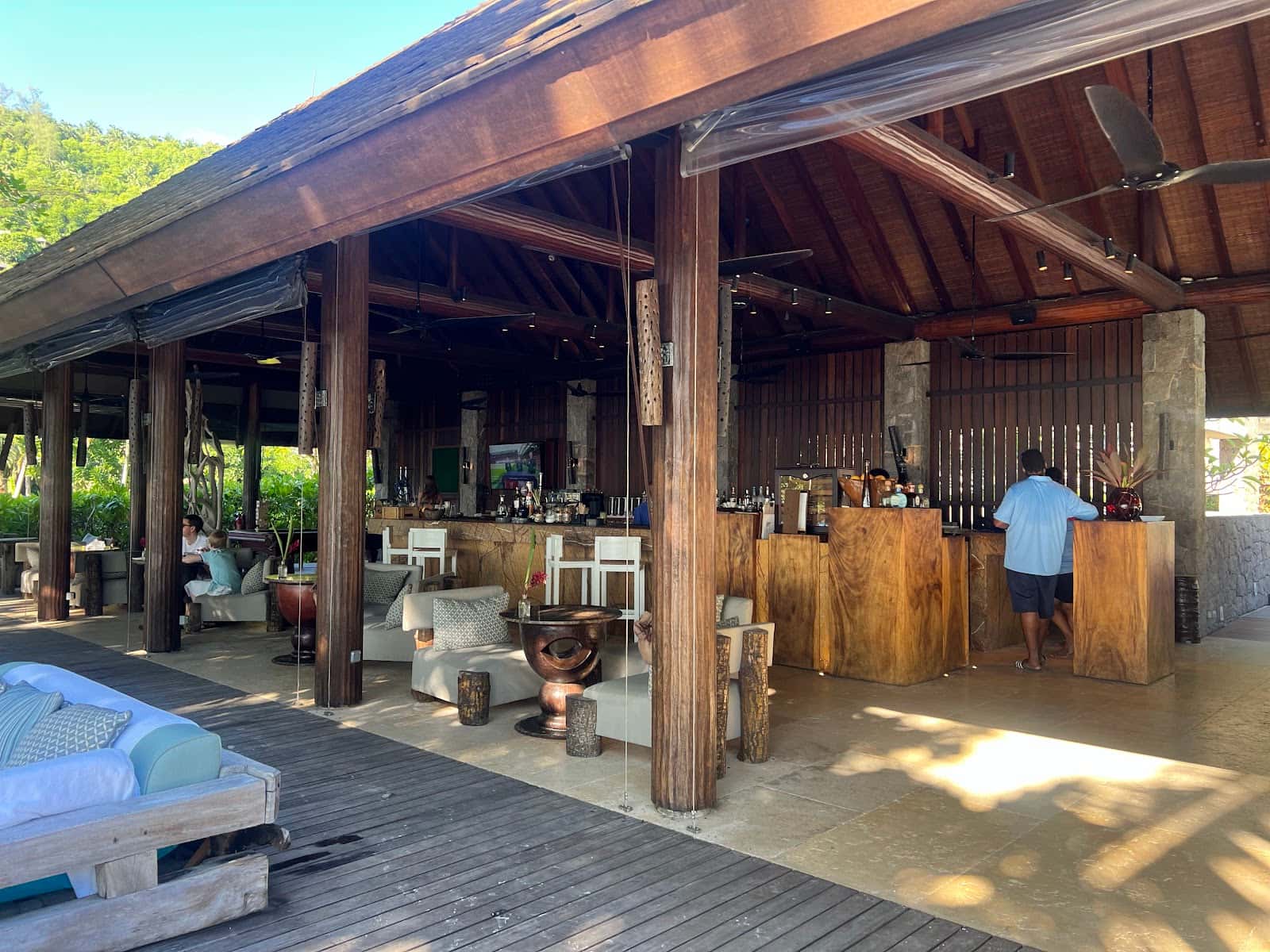 Beach bar Four Seasons